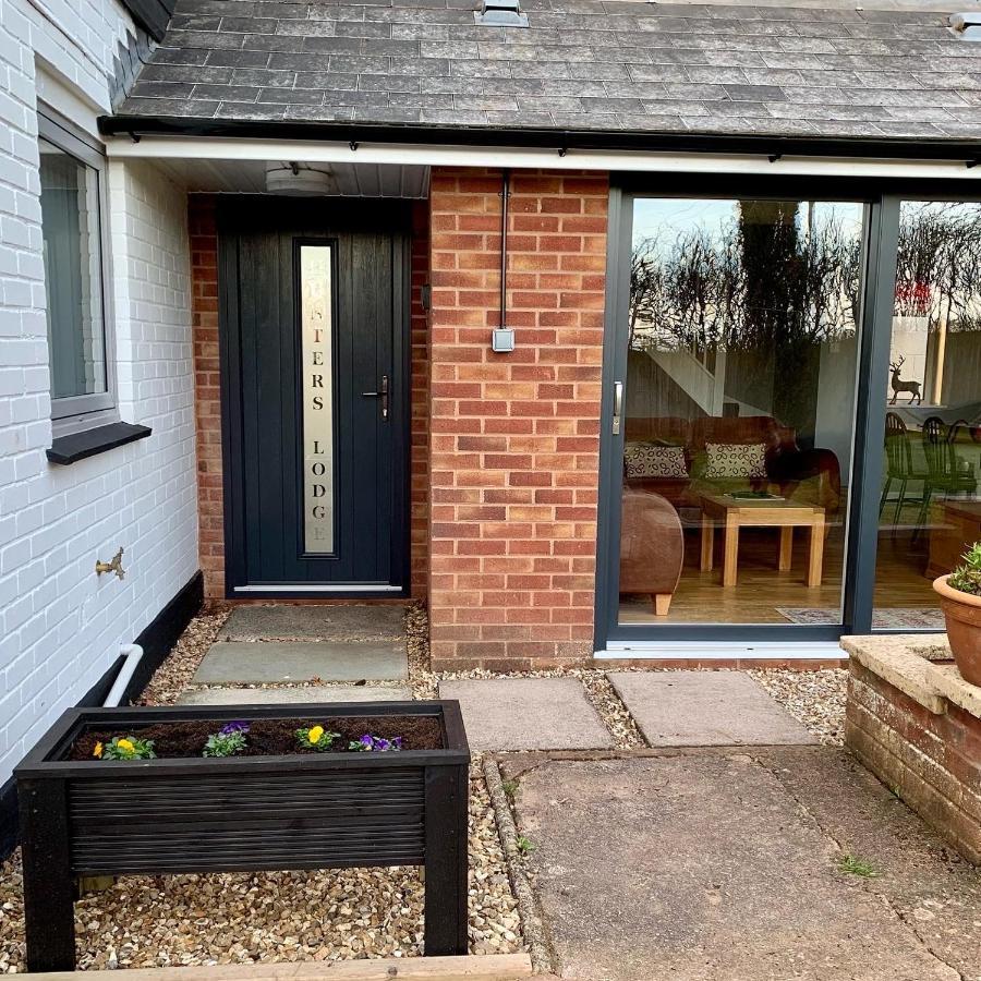Hunters Lodge Exeter, Free Parking, Country Views, Great Wi-Fi, Large Garden Poltimore ภายนอก รูปภาพ