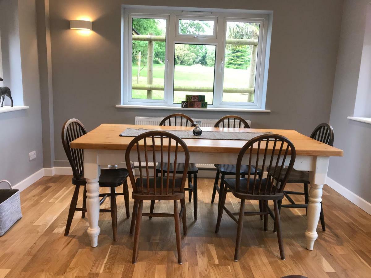 Hunters Lodge Exeter, Free Parking, Country Views, Great Wi-Fi, Large Garden Poltimore ภายนอก รูปภาพ