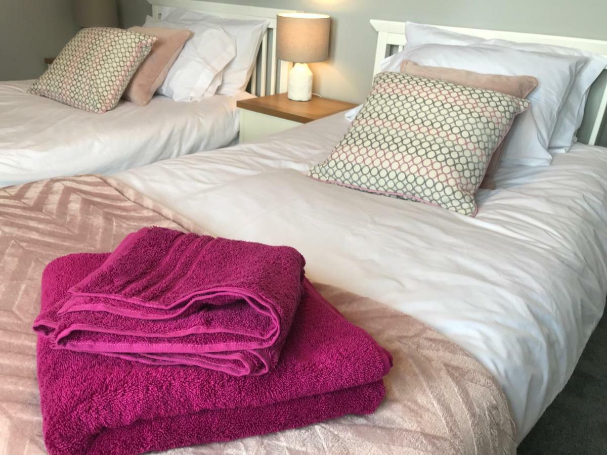 Hunters Lodge Exeter, Free Parking, Country Views, Great Wi-Fi, Large Garden Poltimore ภายนอก รูปภาพ