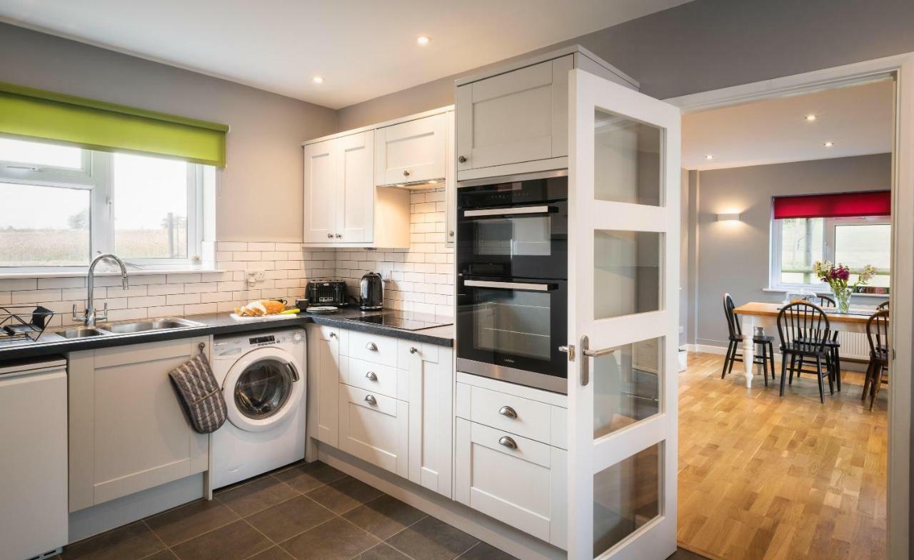Hunters Lodge Exeter, Free Parking, Country Views, Great Wi-Fi, Large Garden Poltimore ภายนอก รูปภาพ